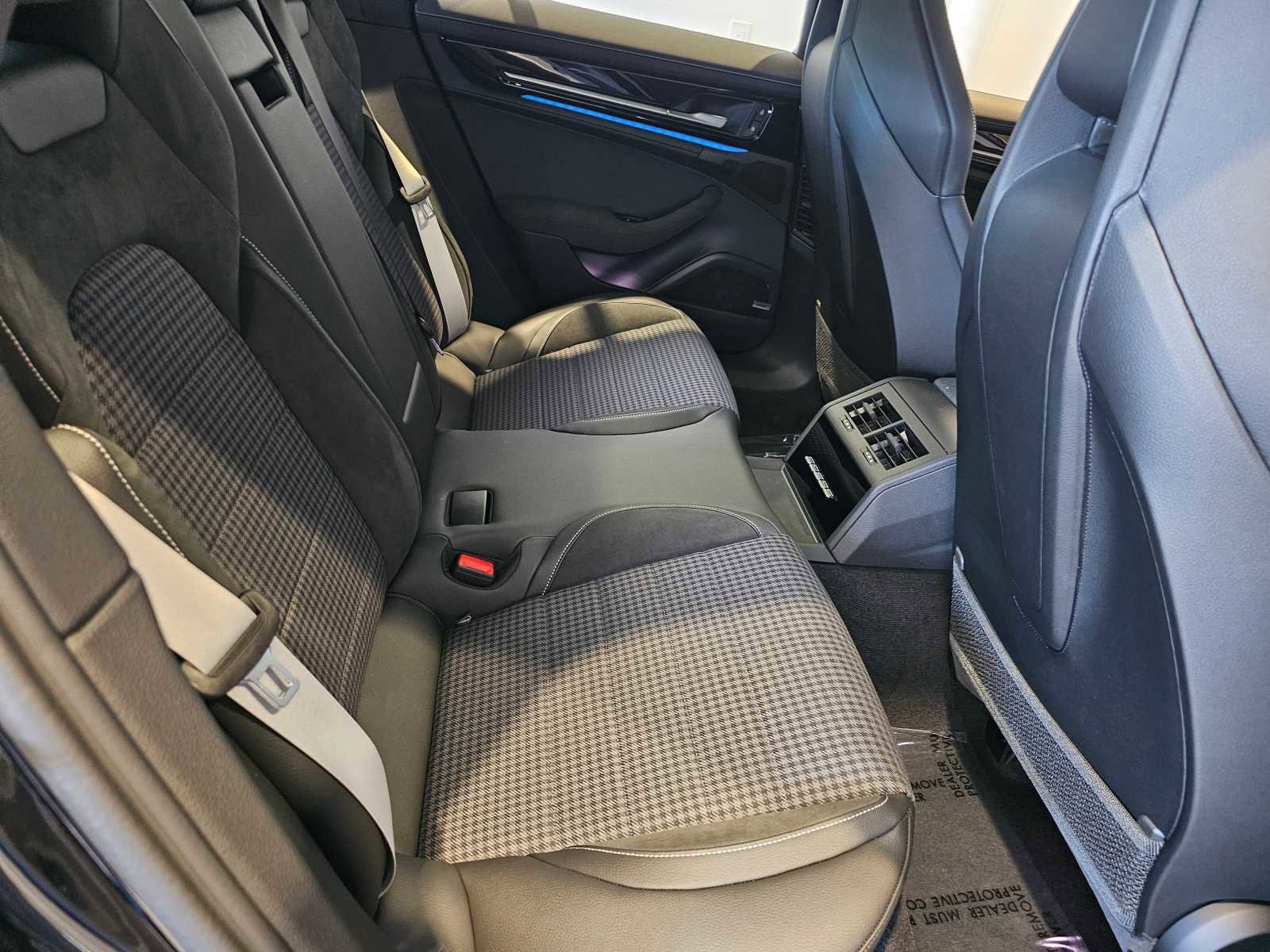 New 2024 Porsche Panamera 4 AWD/4WD image 14