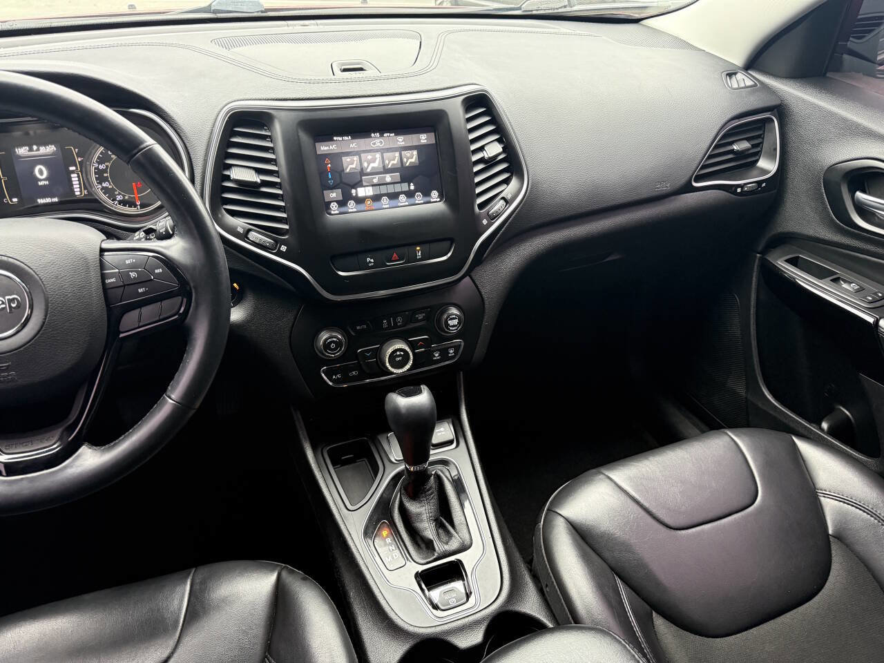 Used 2021 Jeep Cherokee Latitude Plus image 19