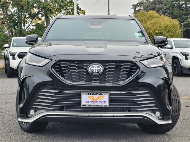 New 2026 Toyota Highlander XSE image 2