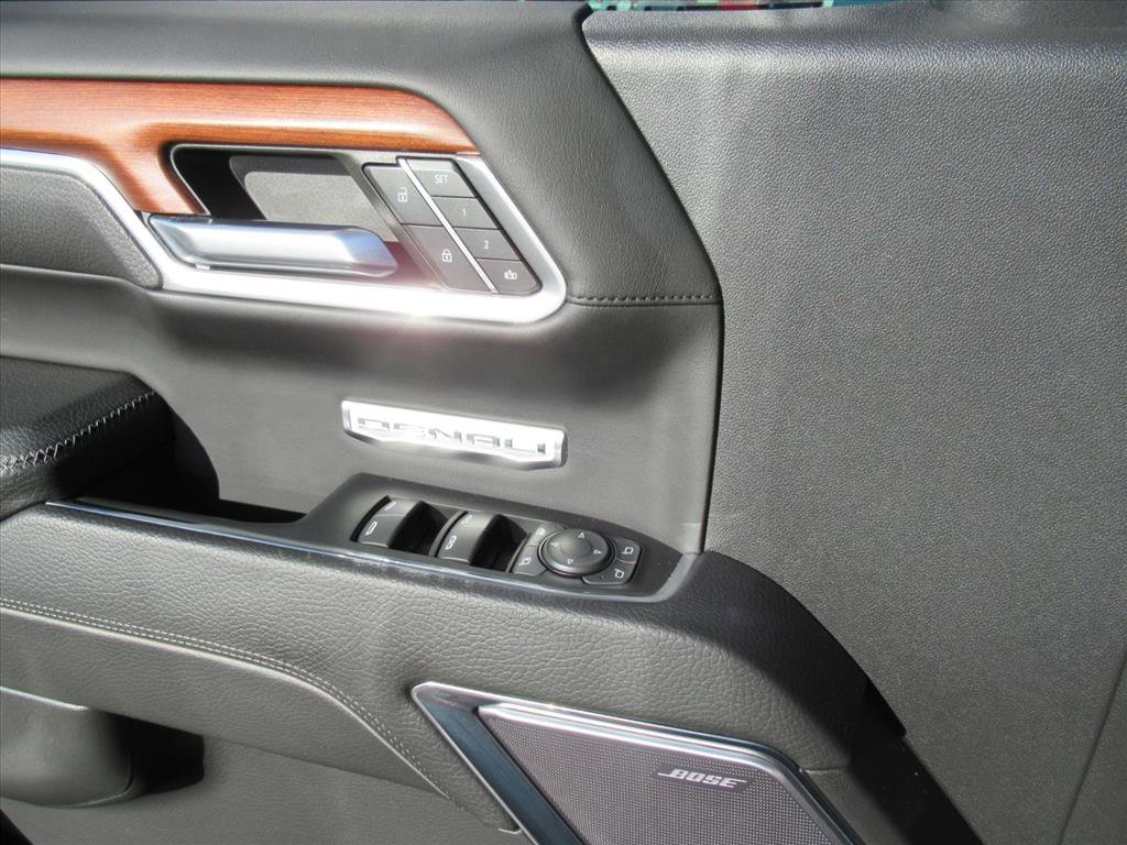 Used 2023 GMC Sierra 1500 Denali w/ Denali Reserve Package image 22