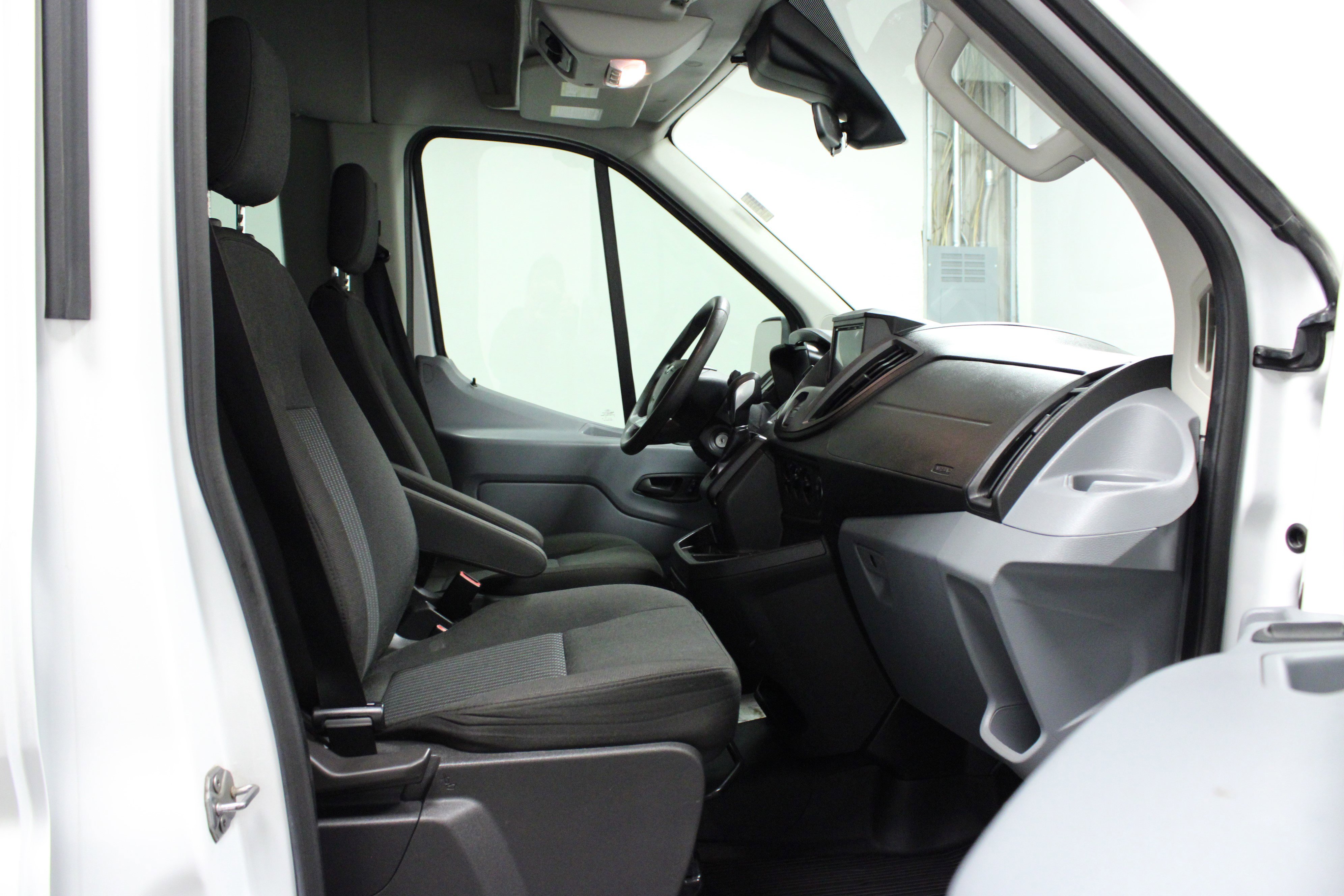 Used 2018 Ford Transit 150 XLT image 15