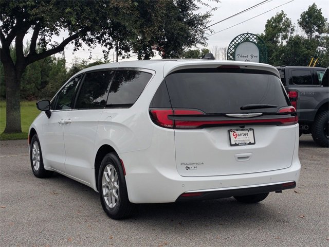 New 2026 Chrysler Pacifica Select image 5