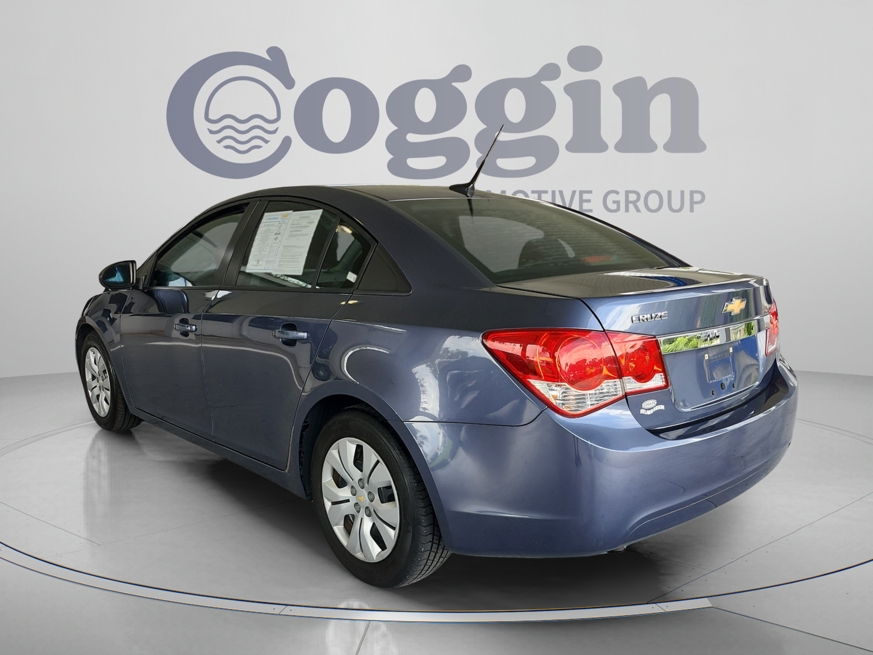 Used 2013 Chevrolet Cruze LS FWD image 3