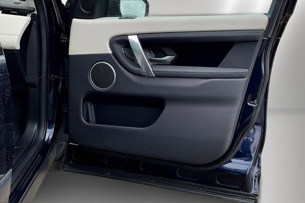 Used 2020 Land Rover Discovery Sport S image 28