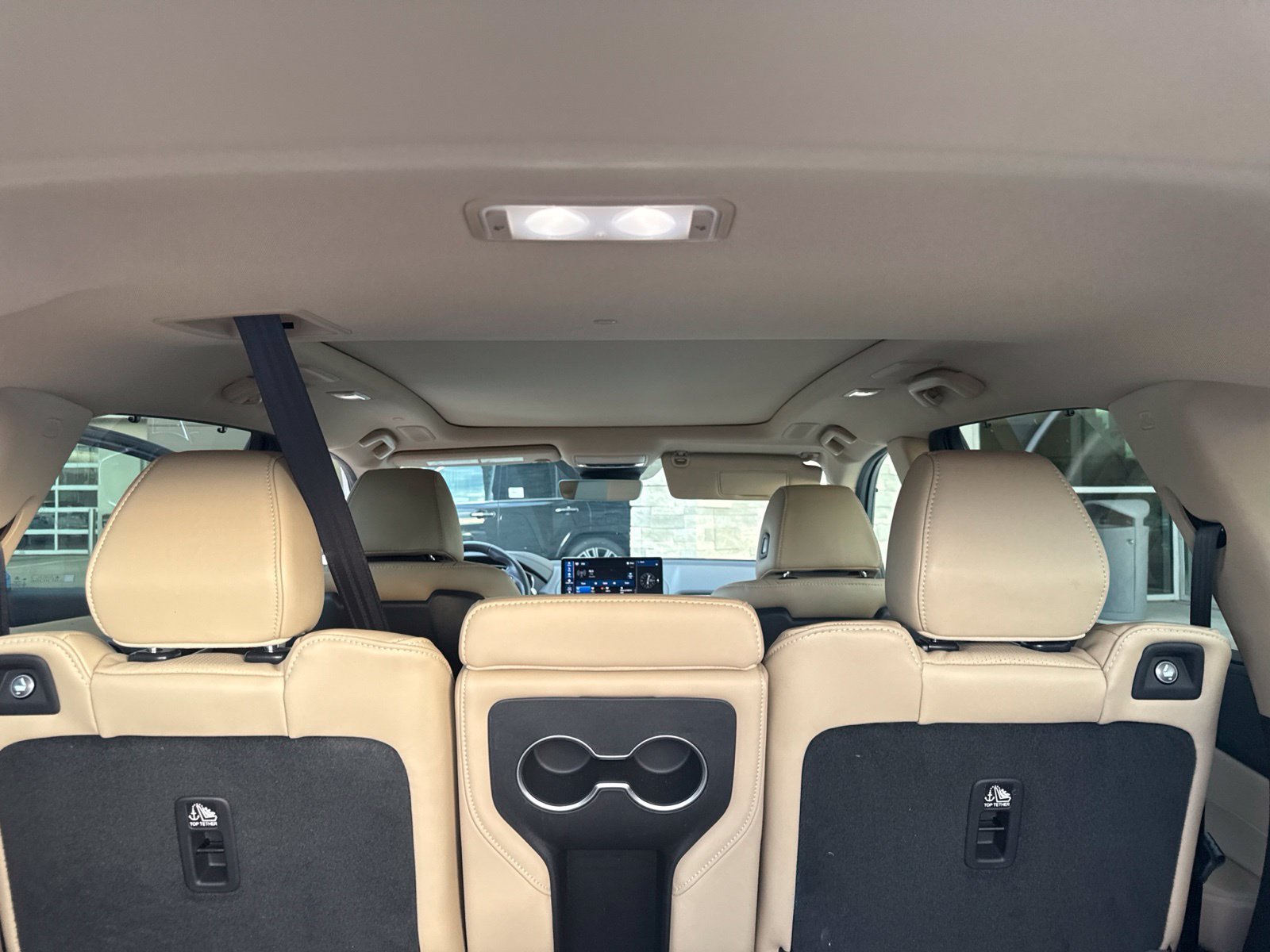 Used 2025 Acura MDX w/ Technology Package FWD image 4