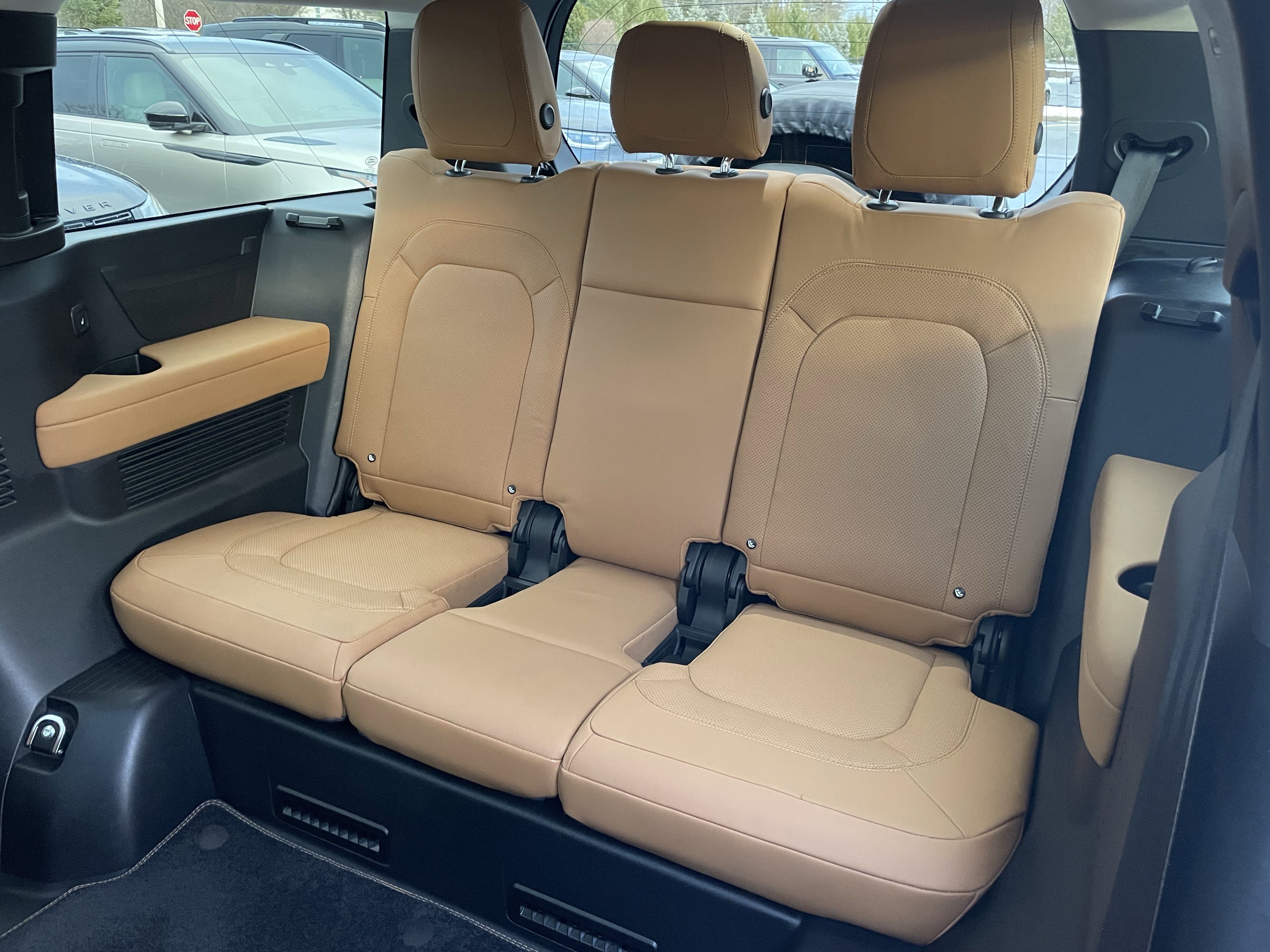 Used 2023 Land Rover Defender 130 First Edition image 32