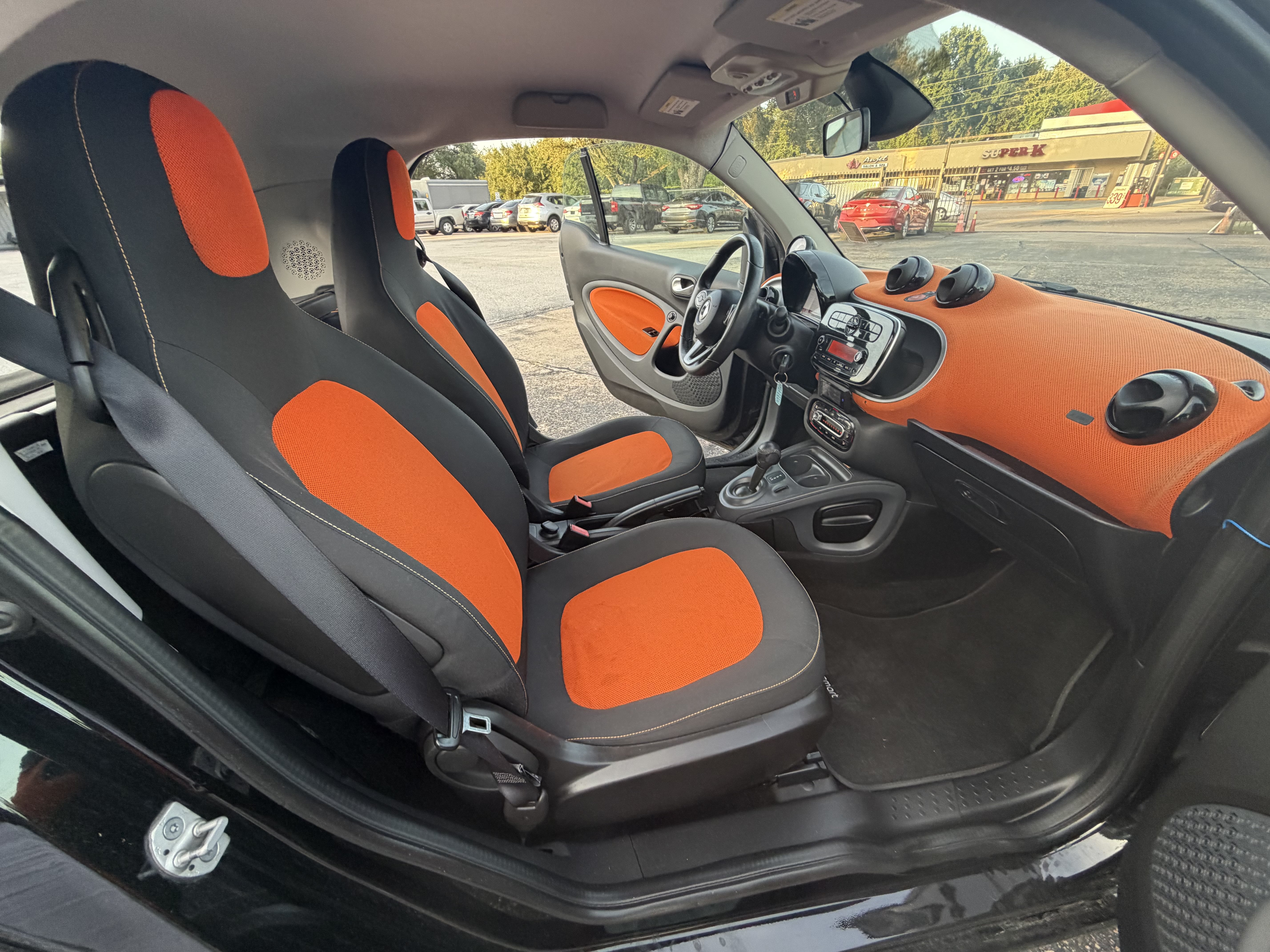 Used 2016 smart fortwo passion RWD image 16