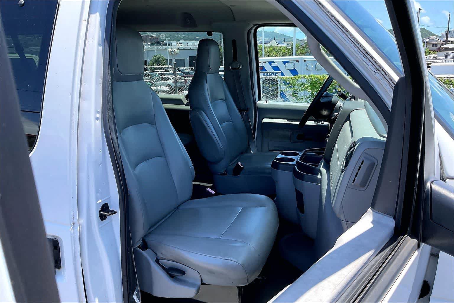 Used 2014 Ford E-350 and Econoline 350 XL w/ Power Windows & Locks Group RWD image 13