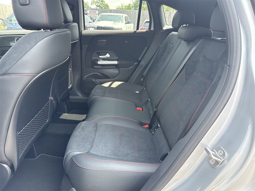 New 2025 Mercedes-Benz GLA 250 image 12