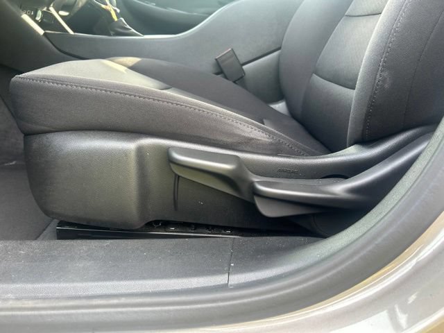 Used 2022 Chevrolet Malibu LS FWD image 32