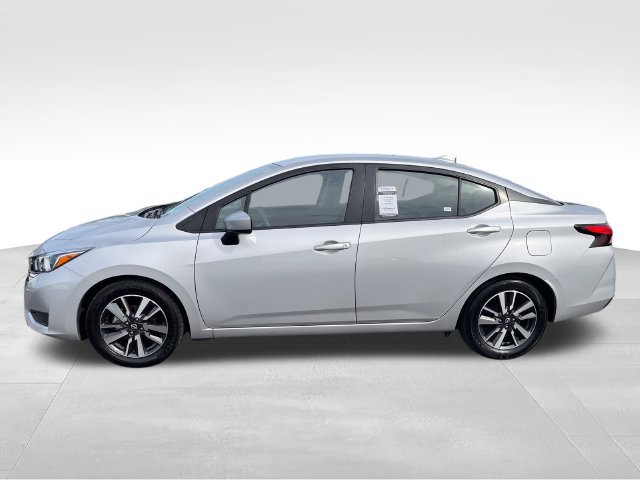 Used 2024 Nissan Versa SV FWD image 2