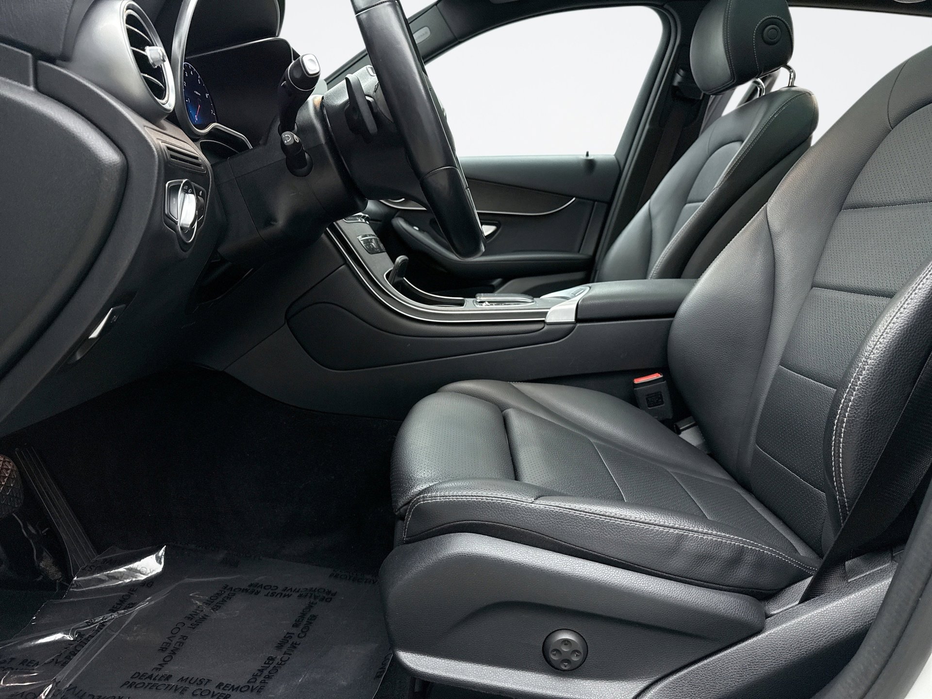 Used 2022 Mercedes-Benz GLC 300 4MATIC w/ Multimedia Package Lite image 11