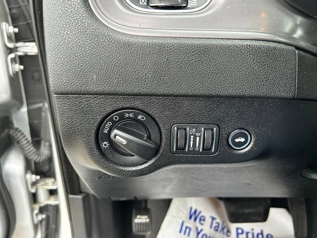 Used 2023 Dodge Charger SXT image 24