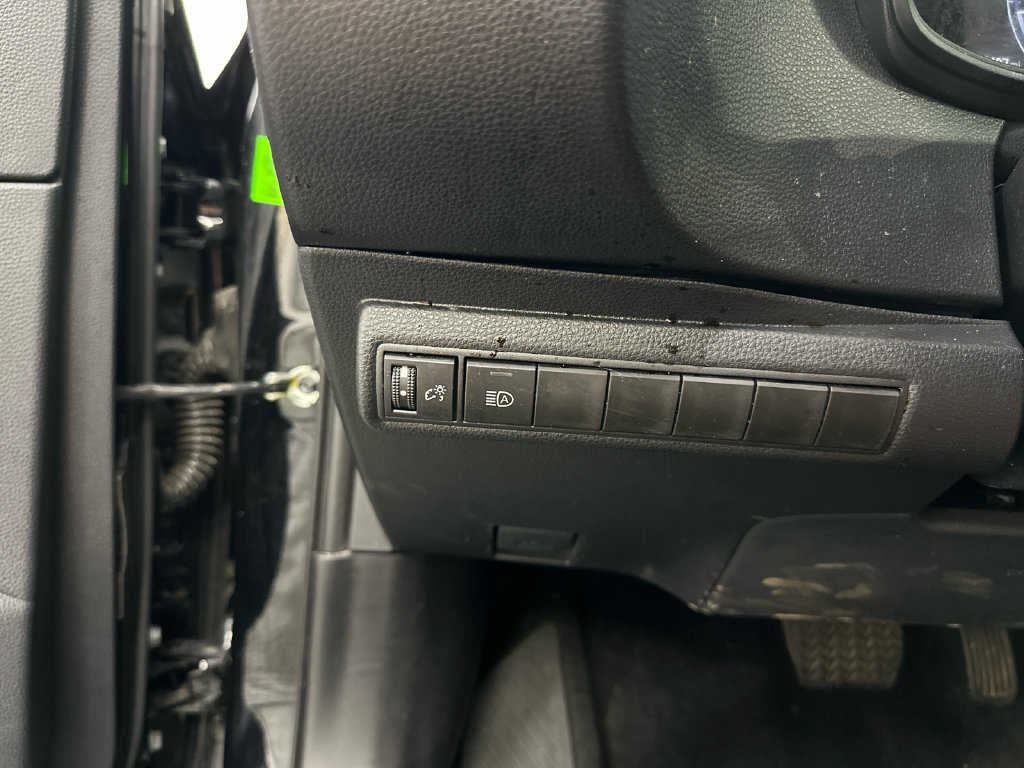 Used 2026 Toyota Corolla LE FWD image 24