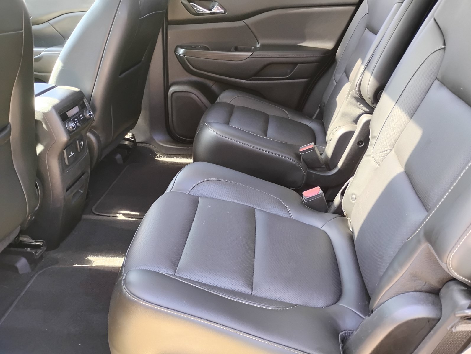 Used 2017 GMC Acadia SLT AWD/4WD image 24