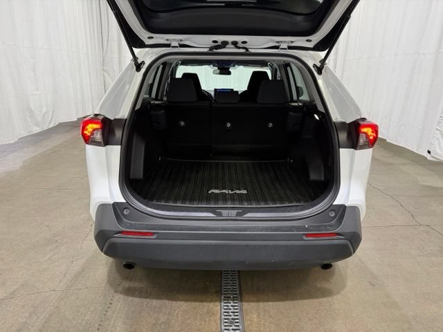 Used 2024 Toyota RAV4 LE AWD/4WD image 12