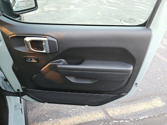 Used 2024 Jeep Wrangler Sport S image 14