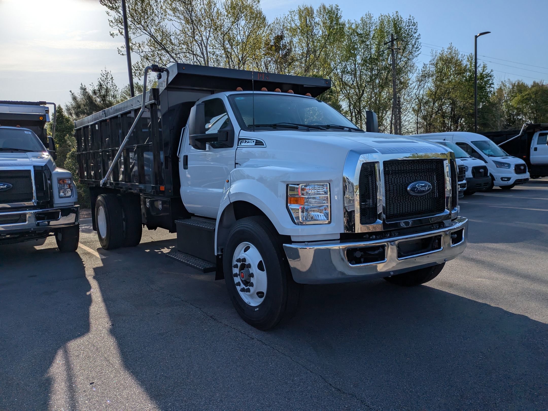 New 2027 Ford F750 2WD Regular Cab Super Duty image 2