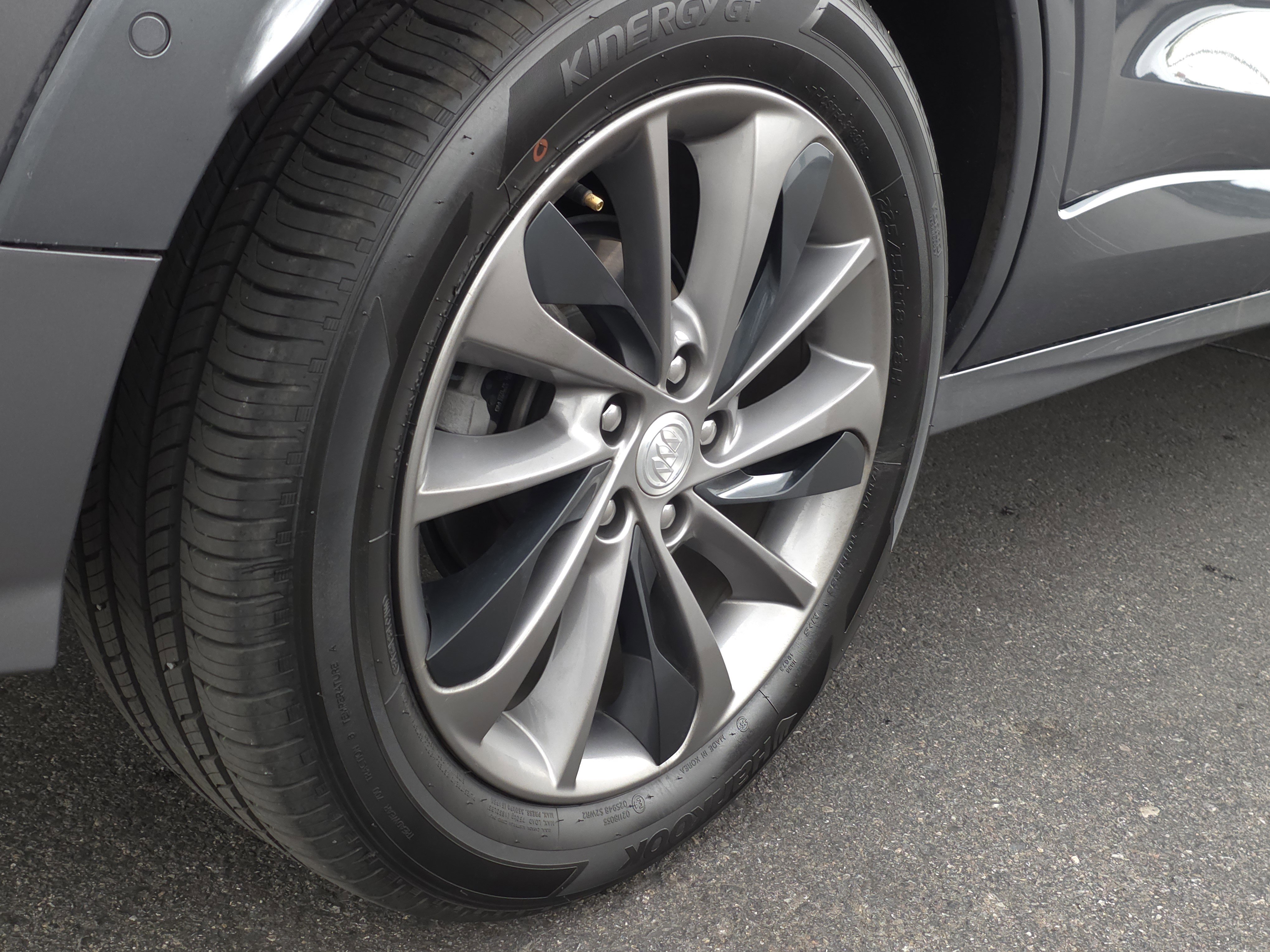 Used 2022 Buick Encore GX Essence w/ Advanced Technology Package image 5