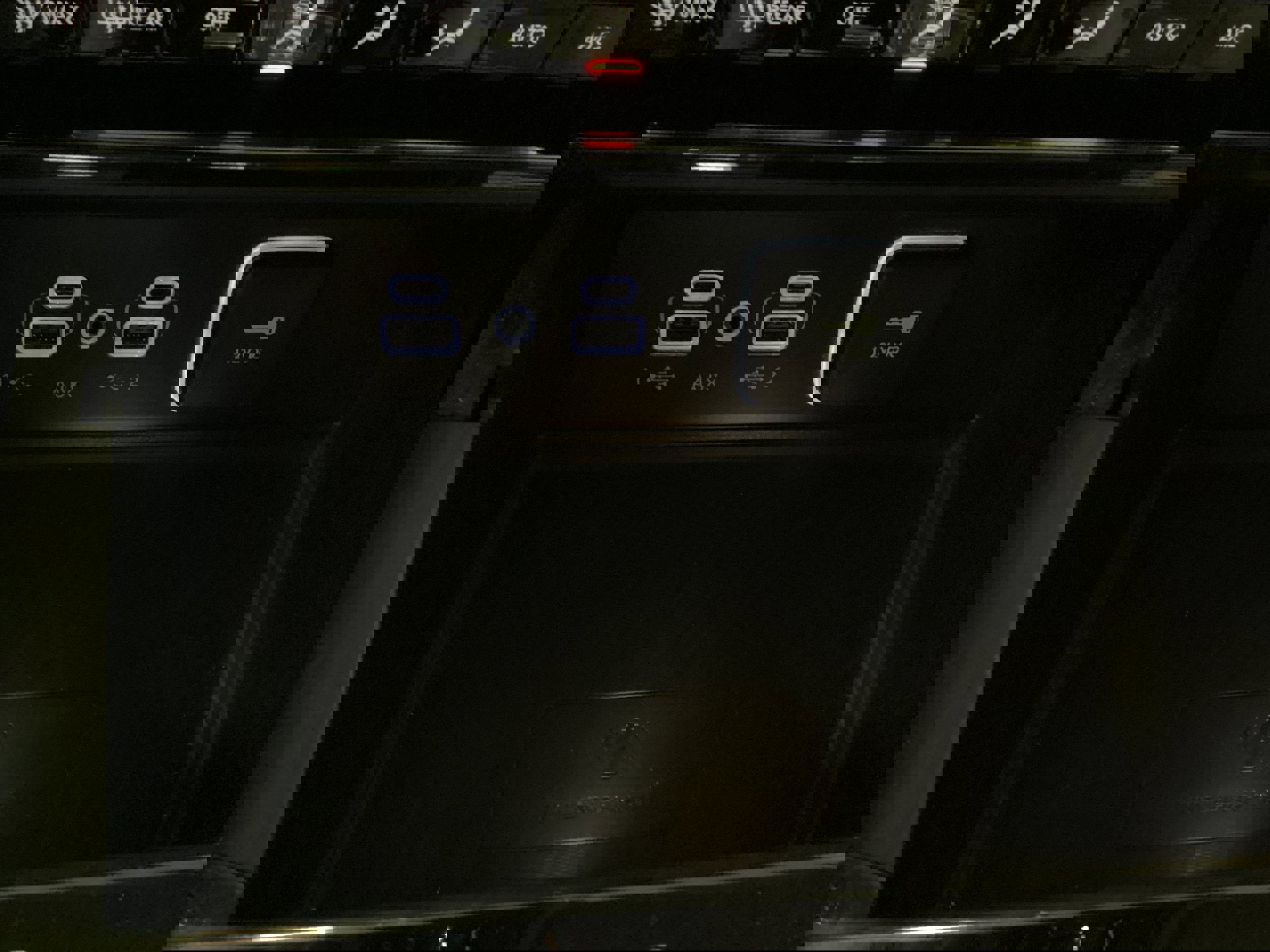 Used 2023 Jeep Grand Cherokee Overland w/ Adv Protech Group III image 32