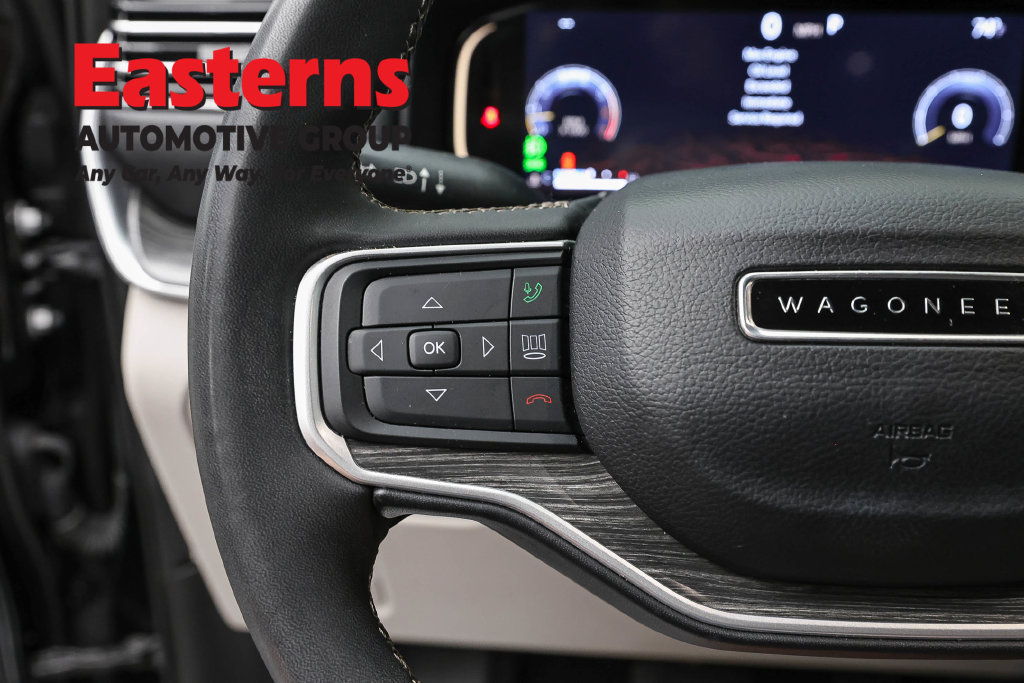 Used 2024 Jeep Wagoneer L Series II RWD image 16