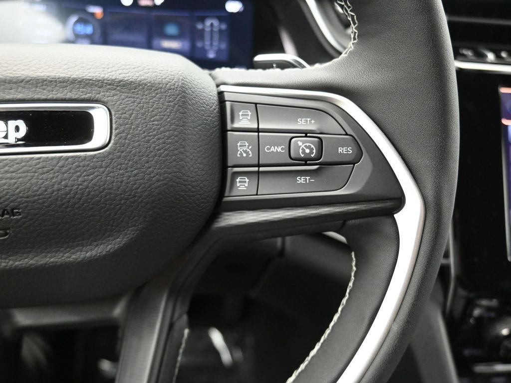 New 2025 Jeep Grand Cherokee L Altitude image 24