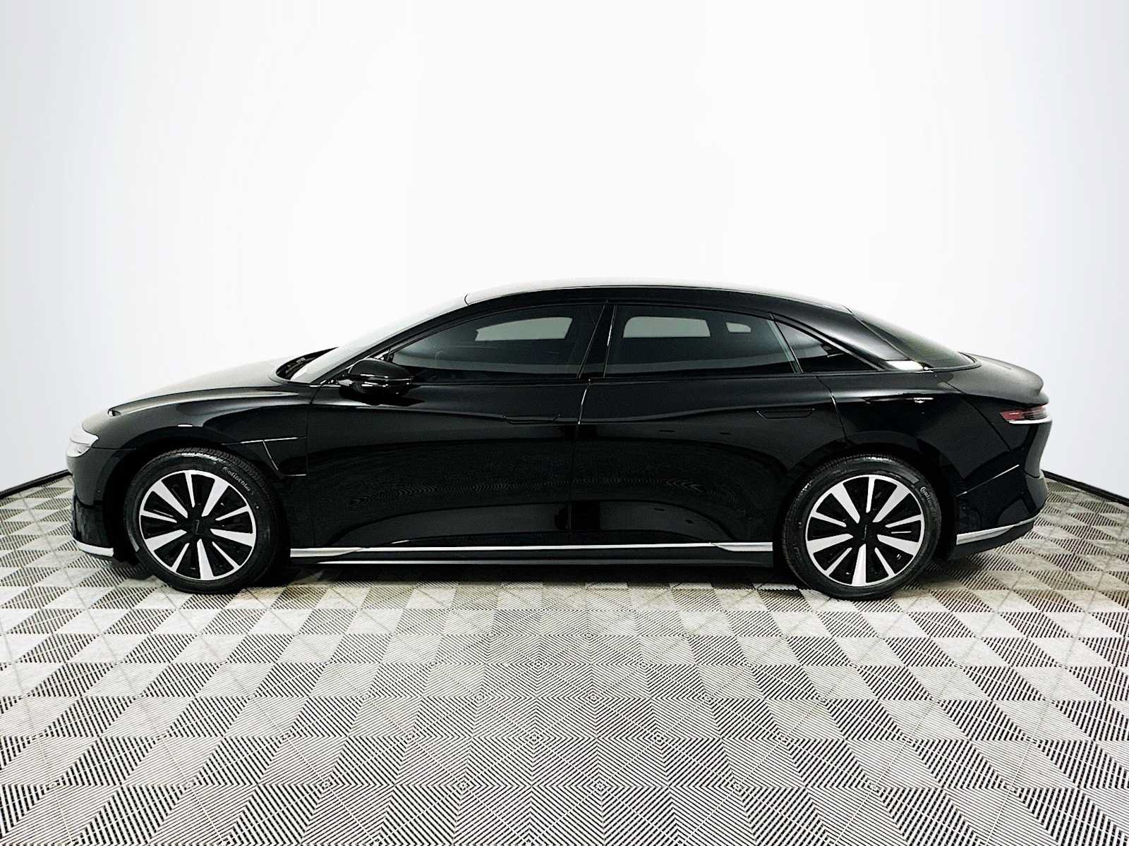 Used 2025 Lucid Air Pure RWD image 4