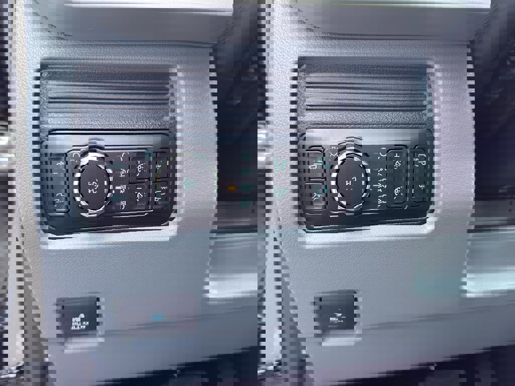 New 2026 Ford F350 XLT w/ XLT Premium Package image 19