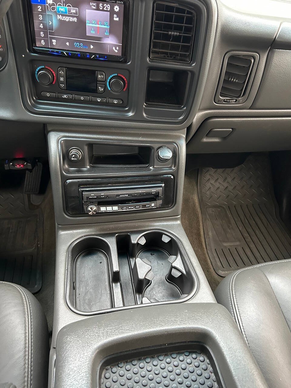 Used 2004 Chevrolet Silverado 3500 4x4 Crew Cab w/ Heavy-Duty Power Package image 26