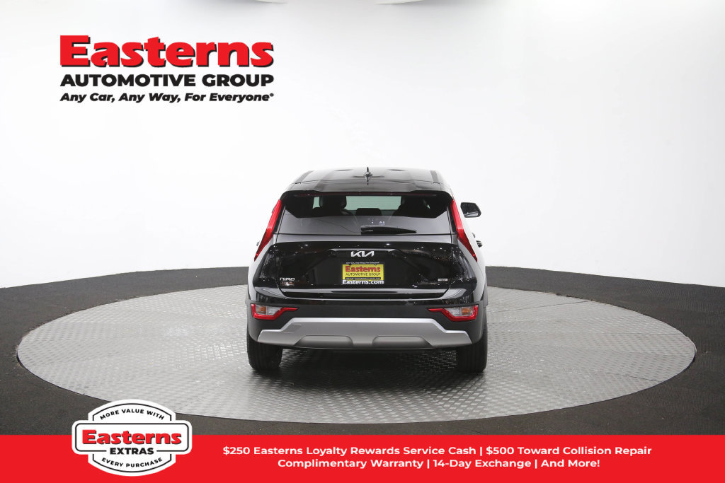 Used 2025 Kia Niro LX FWD image 36