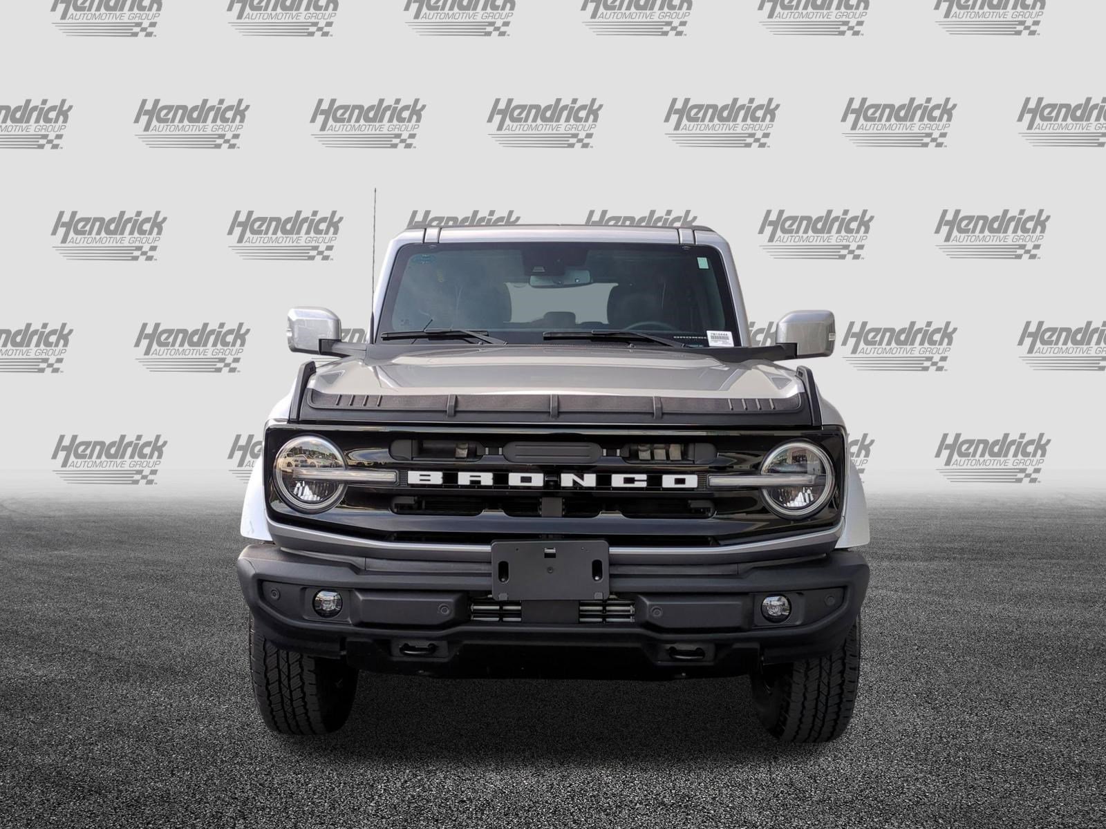 Used 2024 Ford Bronco Outer Banks image 3