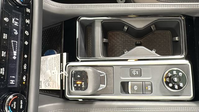 New 2026 Nissan Pathfinder Platinum image 30