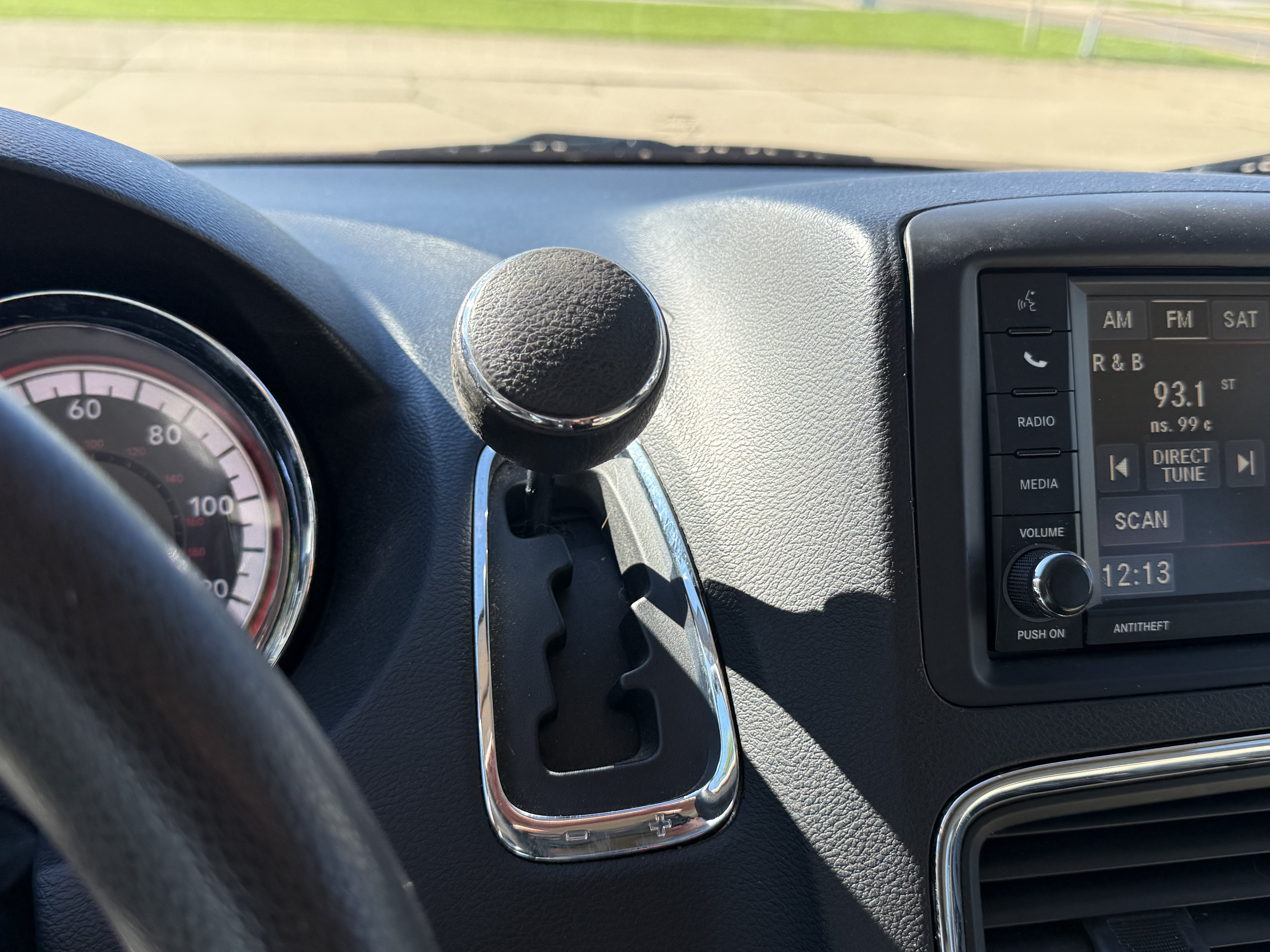 Used 2013 Dodge Grand Caravan SXT FWD image 18