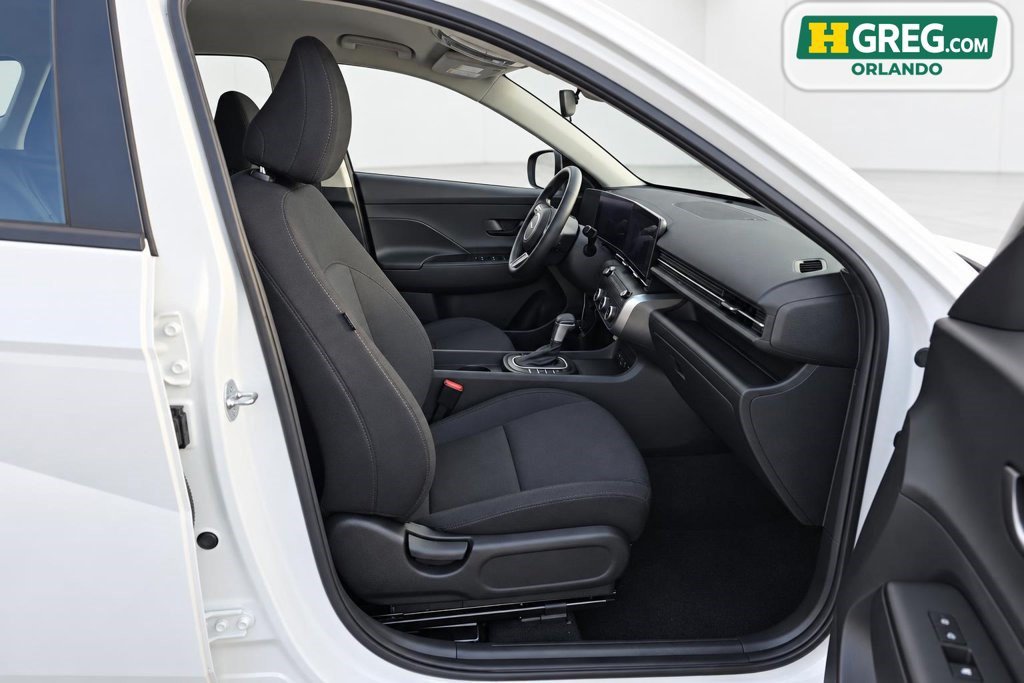 Used 2025 Hyundai Kona SE FWD image 11