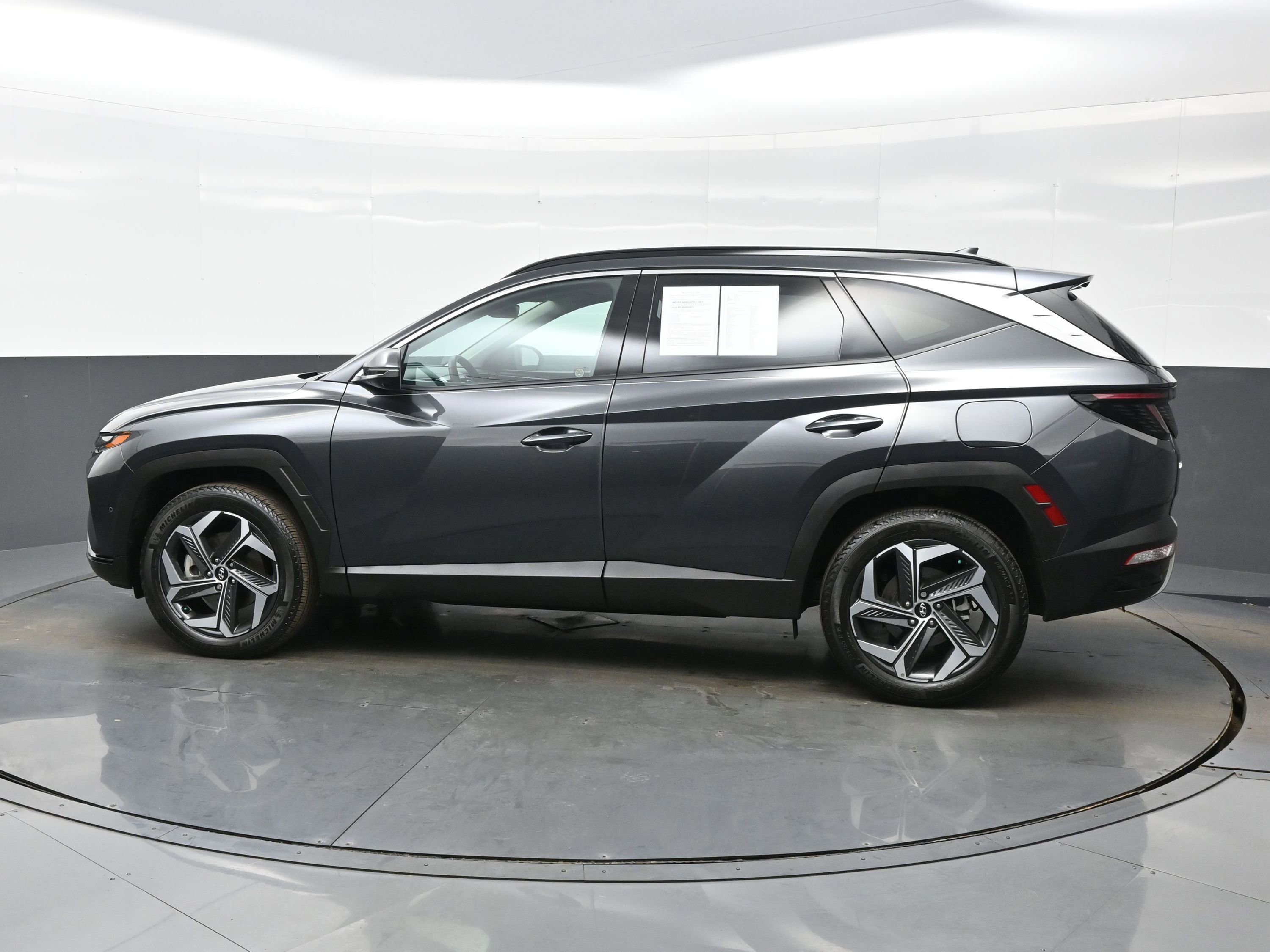 Used 2023 Hyundai Tucson Limited image 3