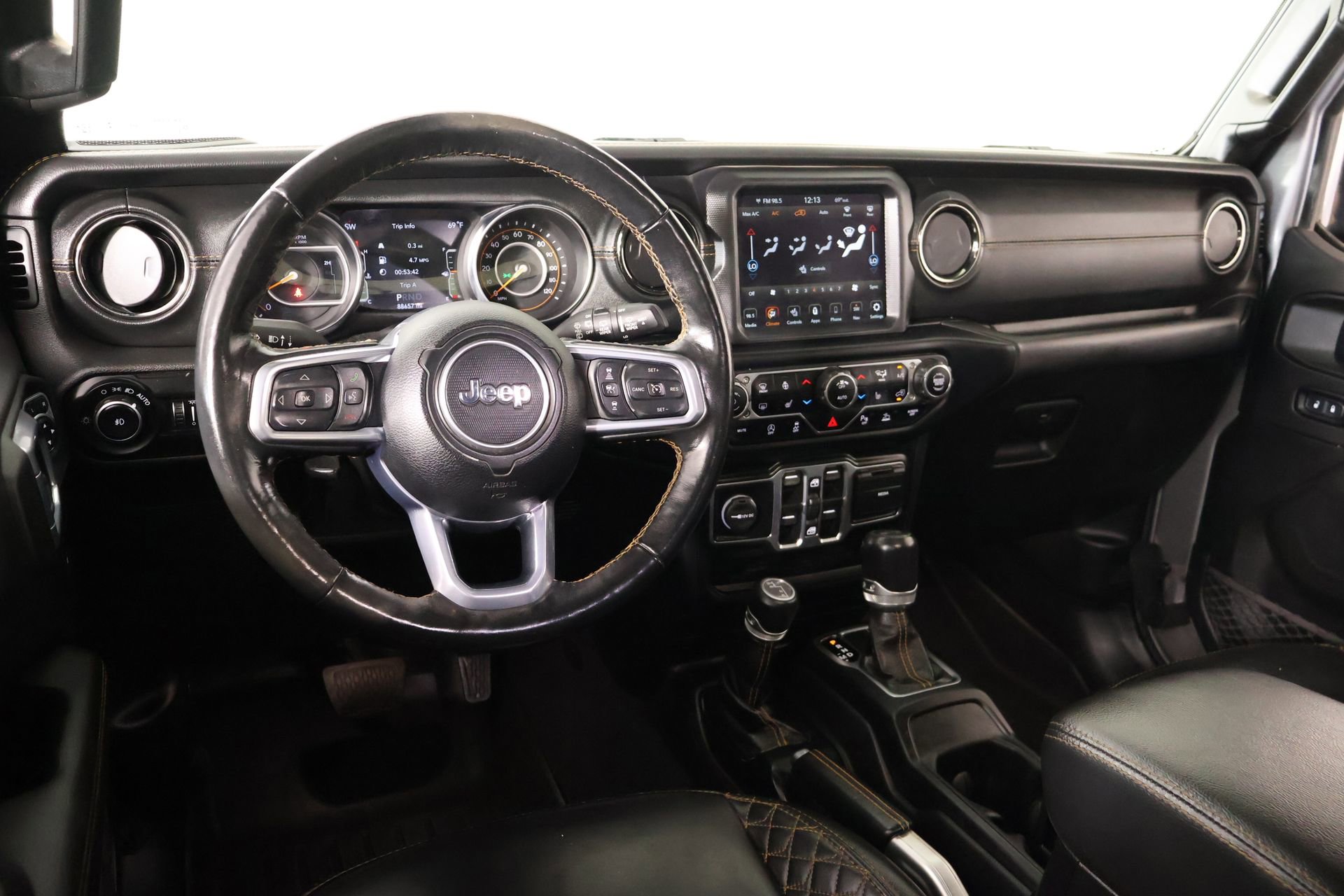 Used 2021 Jeep Wrangler Unlimited Sahara AWD/4WD image 2