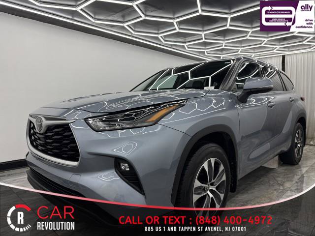 Used 2021 Toyota Highlander XLE image 3