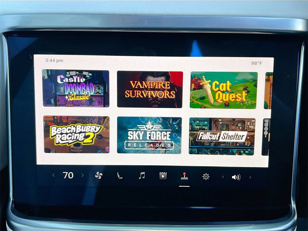 Used 2022 Tesla Model X image 23