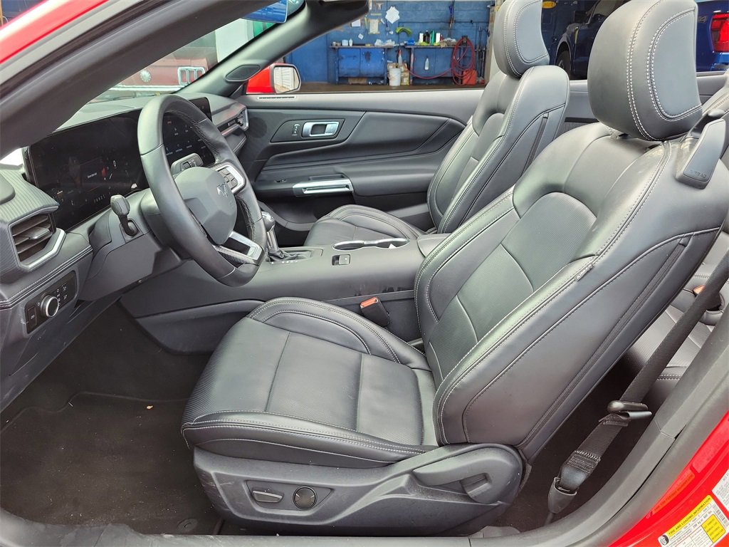 Certified 2025 Ford Mustang Premium image 6