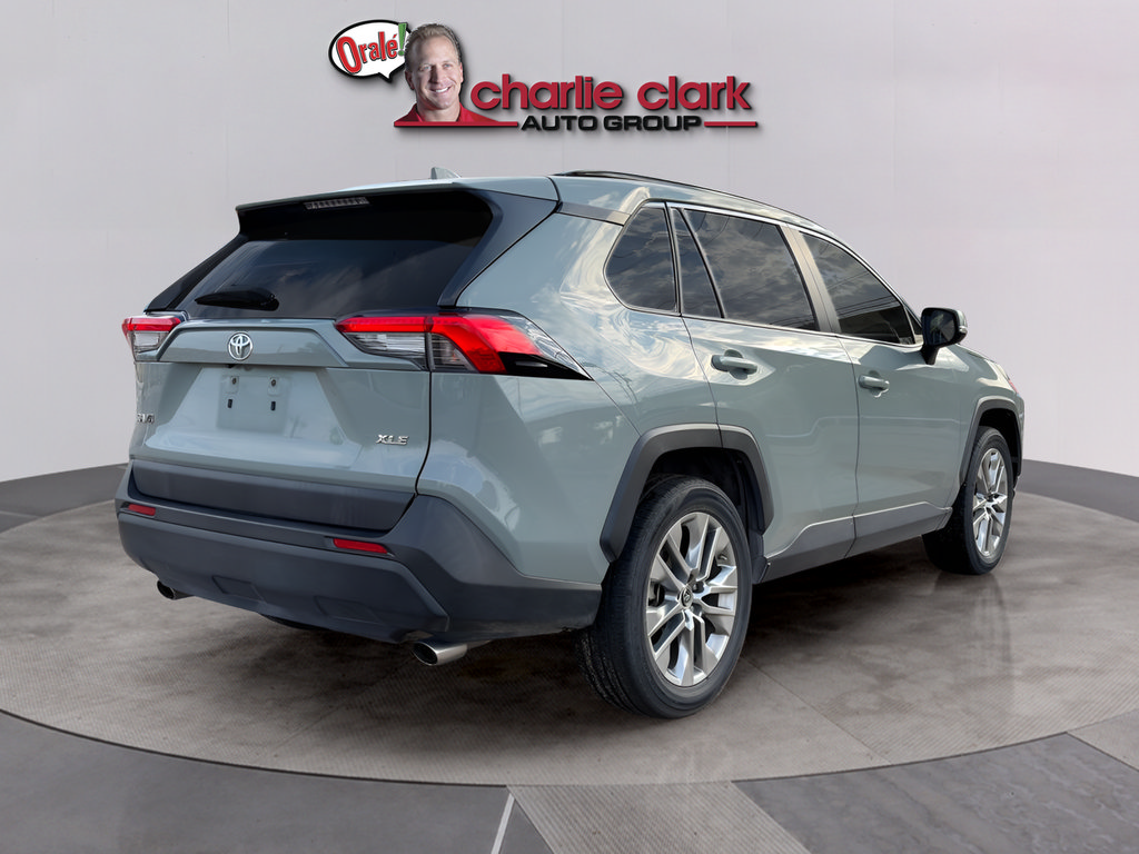 Used 2019 Toyota RAV4 XLE Premium FWD image 5