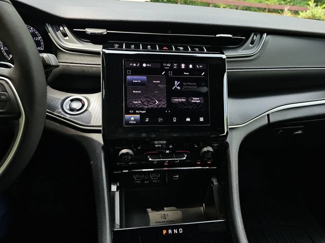 Used 2025 Jeep Grand Cherokee Altitude AWD/4WD image 14