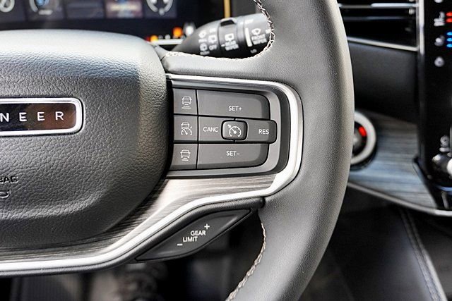 Used 2023 Jeep Wagoneer Series II w/ Premium Group I image 38