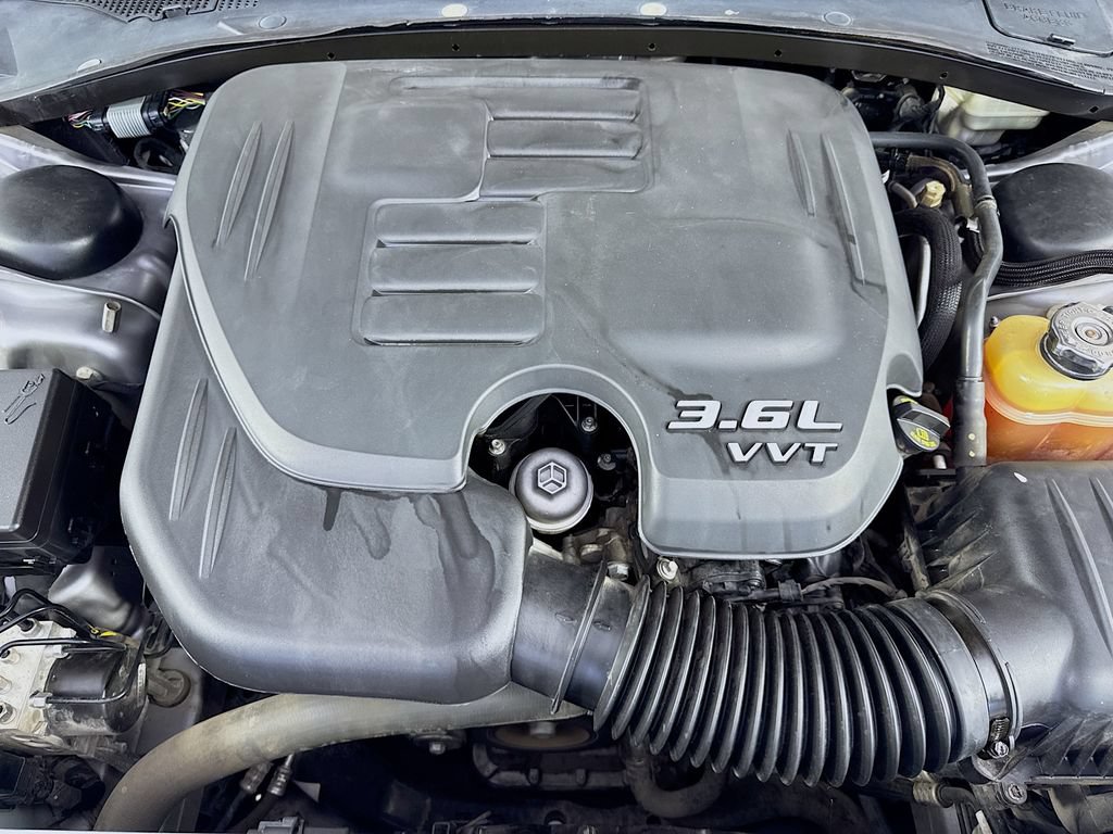 Used 2014 Chrysler 300 RWD image 35