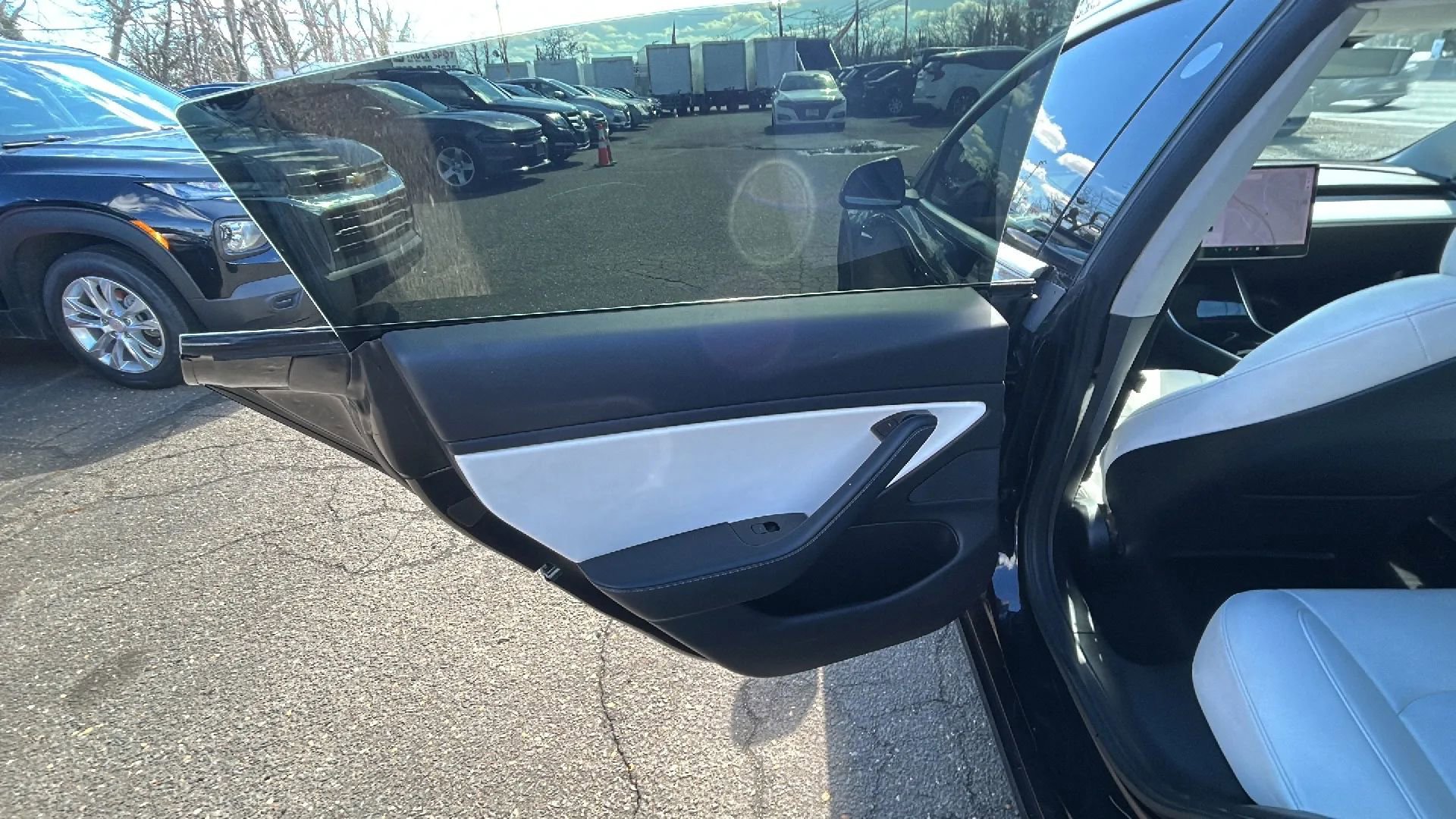 Used 2019 Tesla Model 3 Performance image 11