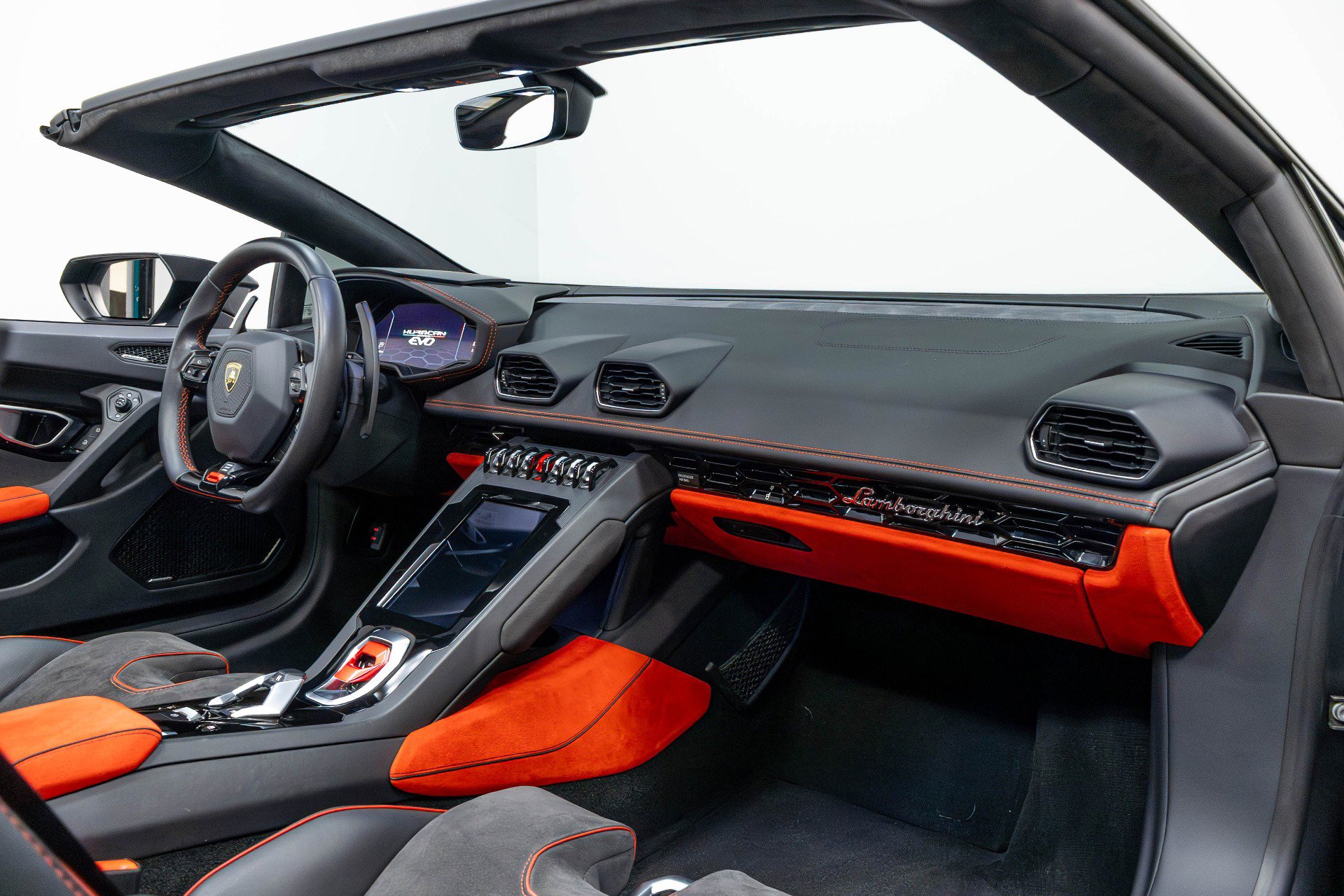 Used 2021 Lamborghini Huracan EVO RWD image 29