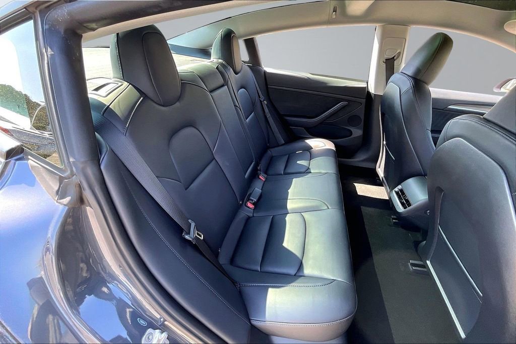 Used 2023 Tesla Model 3 Standard Range image 24
