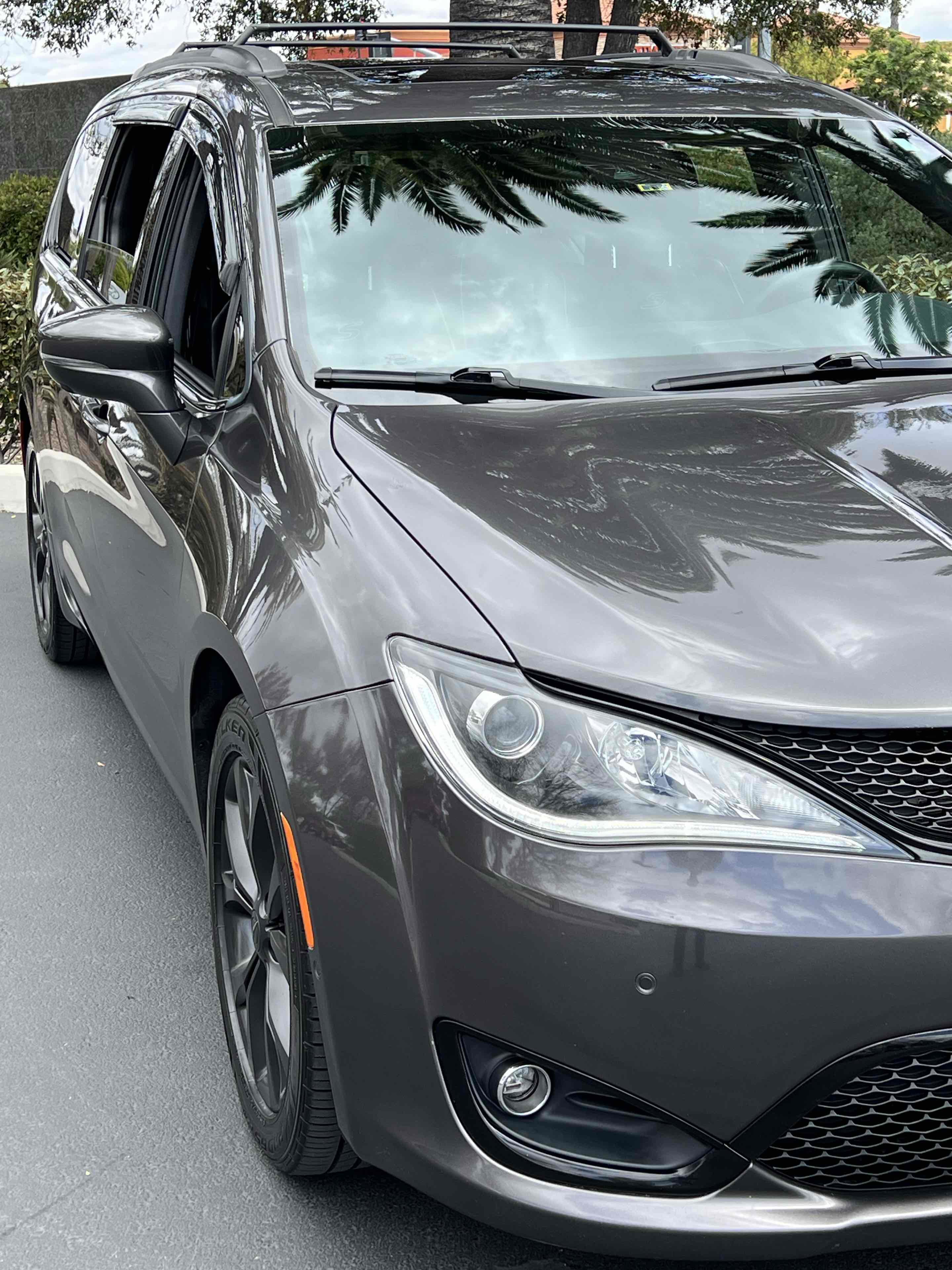 Used 2019 Chrysler Pacifica Limited w/ Advanced Safetytec Group FWD image 48