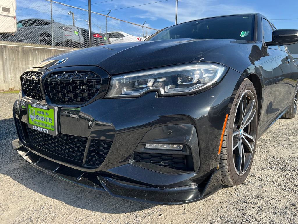 Used 2020 BMW 330i Sedan w/ M Sport Package RWD image 5
