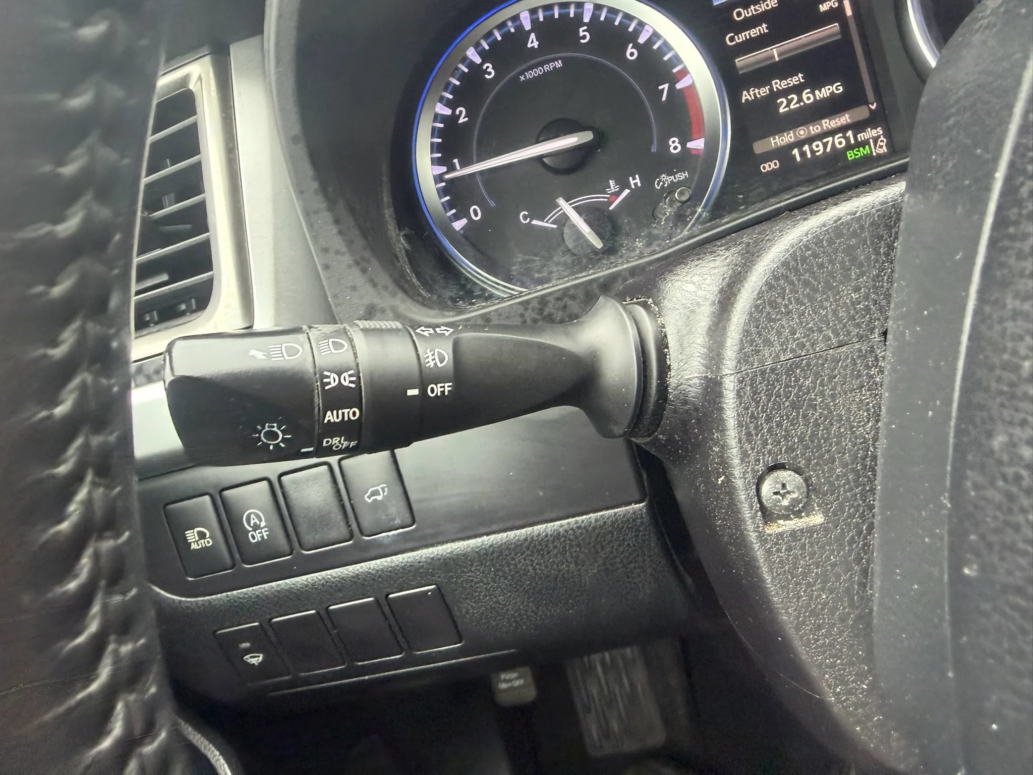 Used 2017 Toyota Highlander XLE w/ Carpet Mat Package AWD/4WD image 16