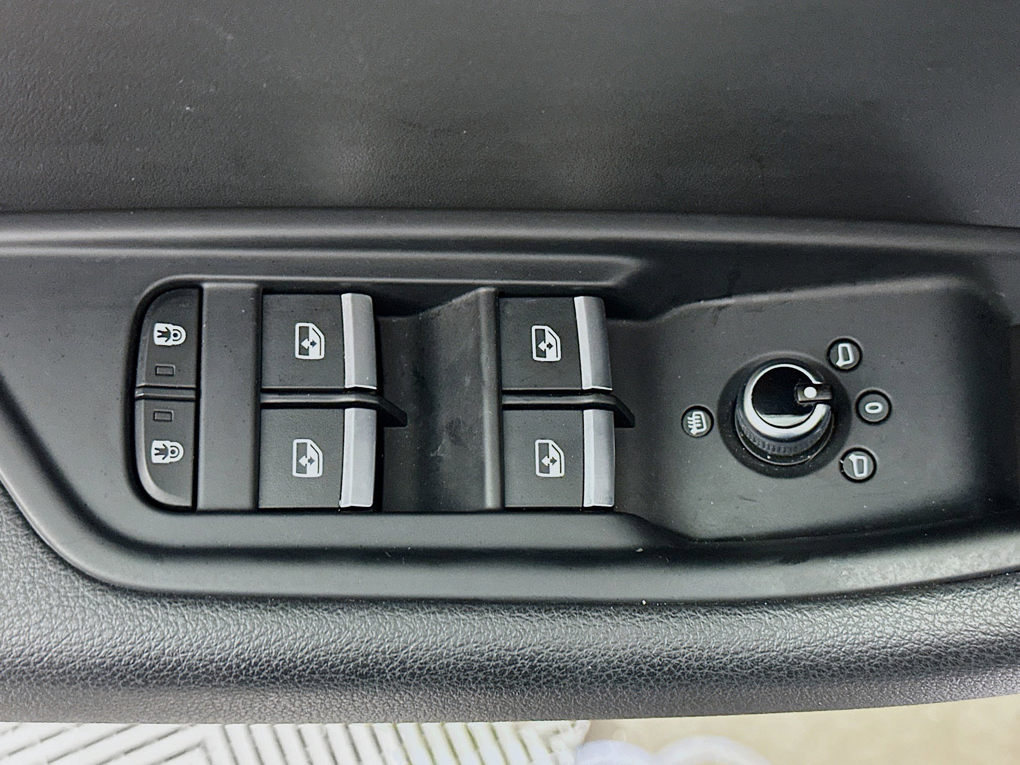 Used 2023 Audi A4 2.0T Premium w/ Convenience Package image 15